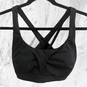 Lululemon Sports Bra in Black - New w/o tags (Size 8)